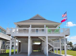 922 Seadrift Dr, Crystal Beach, TX 77650