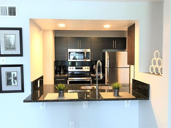 2nd image of 7240 Westpointe Blvd APT 1114