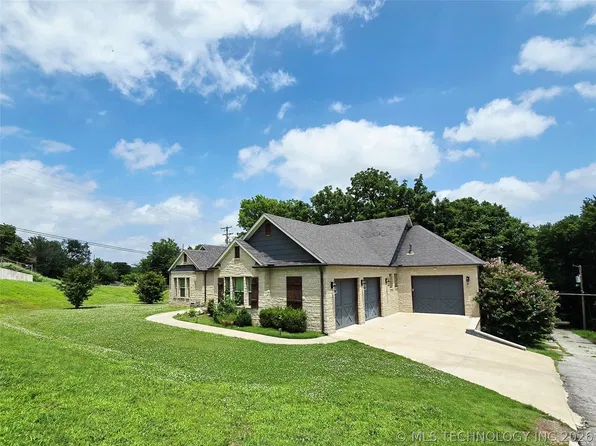 1715 W Blue Starr Dr, Claremore, OK 74017