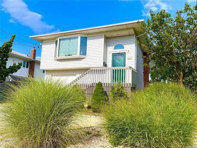 863 S Long Beach Avenue, Freeport, NY, 11520