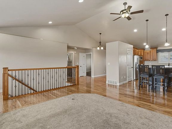 5th image of 808 N 2300 W