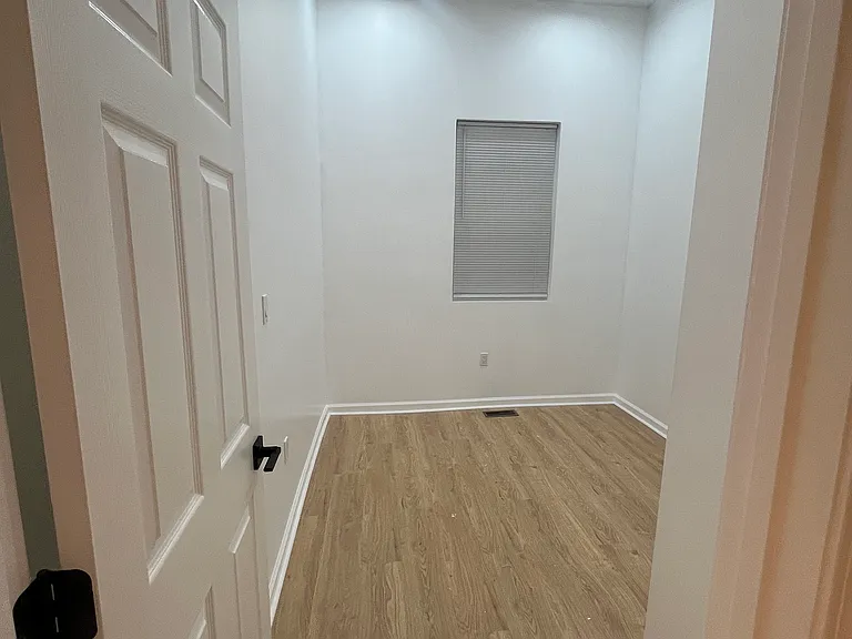 2824 Montgomery St #R — Photo 36