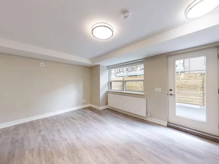 118 Tyndall Ave — Photo 22