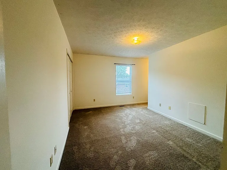 514 Craig St — Photo 12
