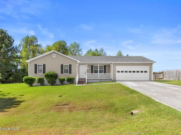 102 Freeport Court, Hubert, NC 28539