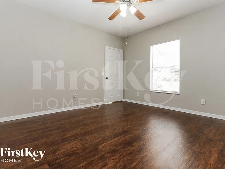 2849 Peake St — Photo 9