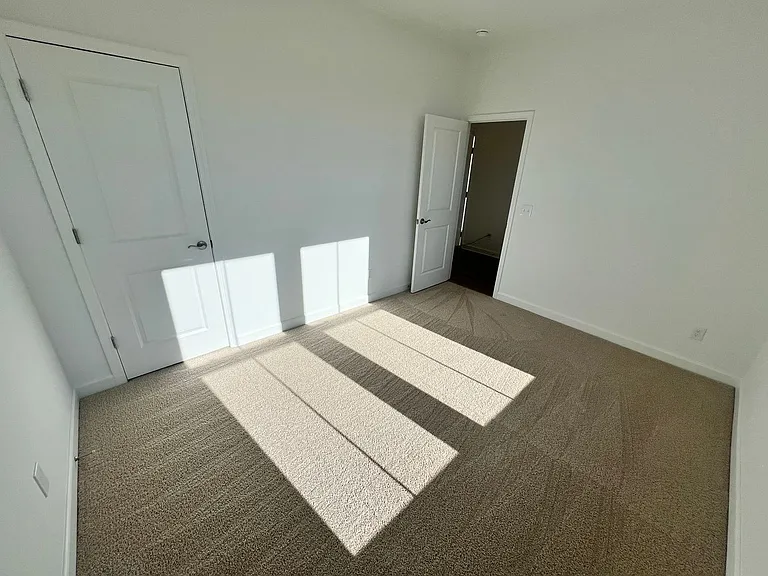 5016 Forsythia Pl — Photo 4