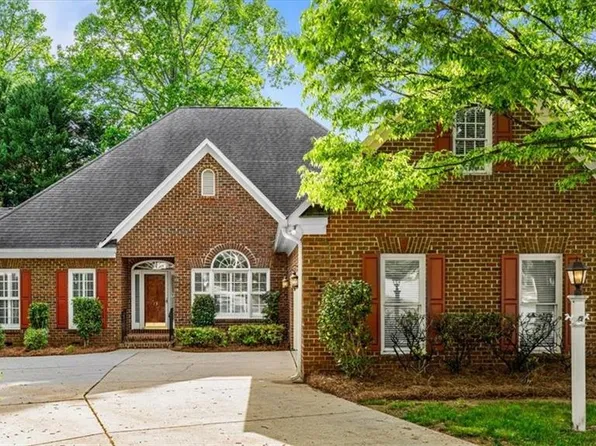 15 Waxwing Cv, Greensboro, NC 27455