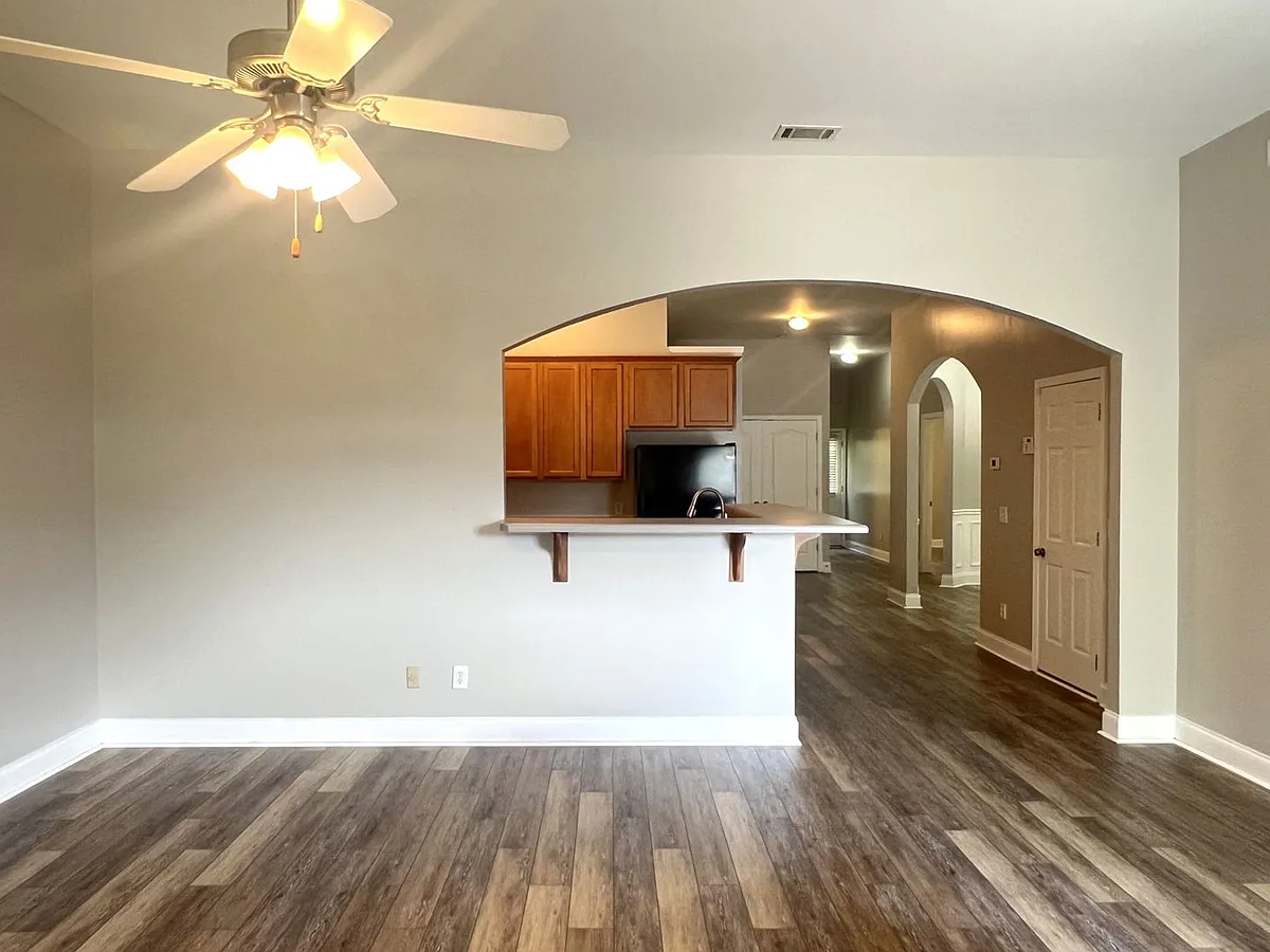 Building Photo - 760 Ivy Brook Way