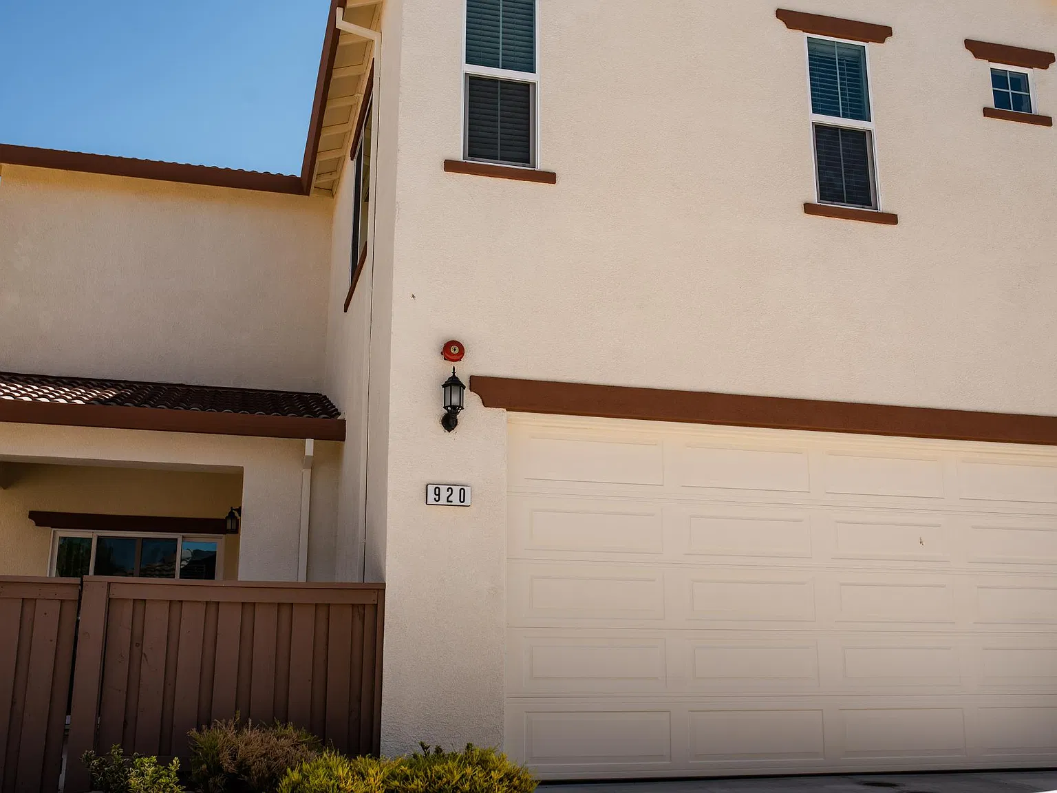 920 Posey St — Photo 3