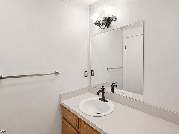 4th image of 5552 Suncrest Ct