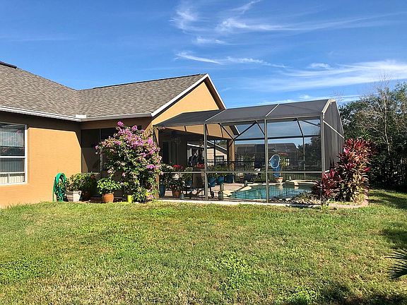 3rd image of 1024 Girard Dr