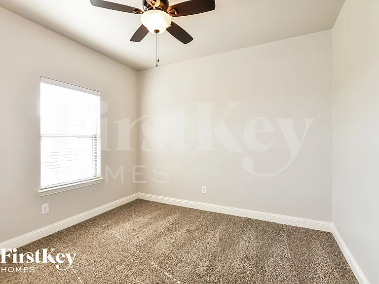 293 Arbury Dr — Photo 8