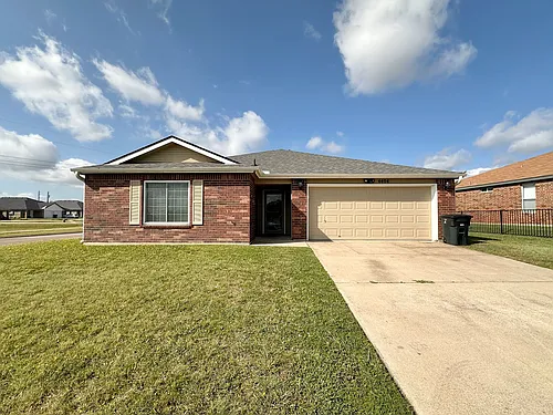 4404 Waterside Dr Photo 1