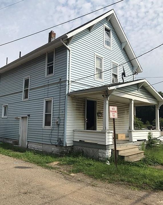 2nd image of 502 3rd St SE