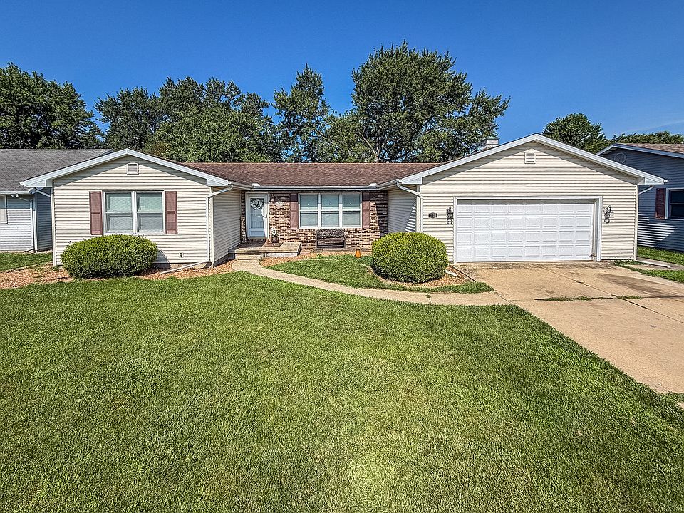 1st image of 1015 Cambridge Dr