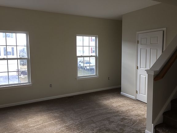 5th image of 133 Larose Dr