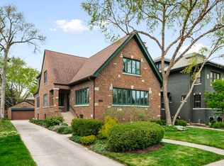 1019 N Kenilworth Ave, Oak Park, IL 60302