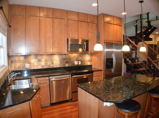 2038 N Stave St, Chicago, IL 60647