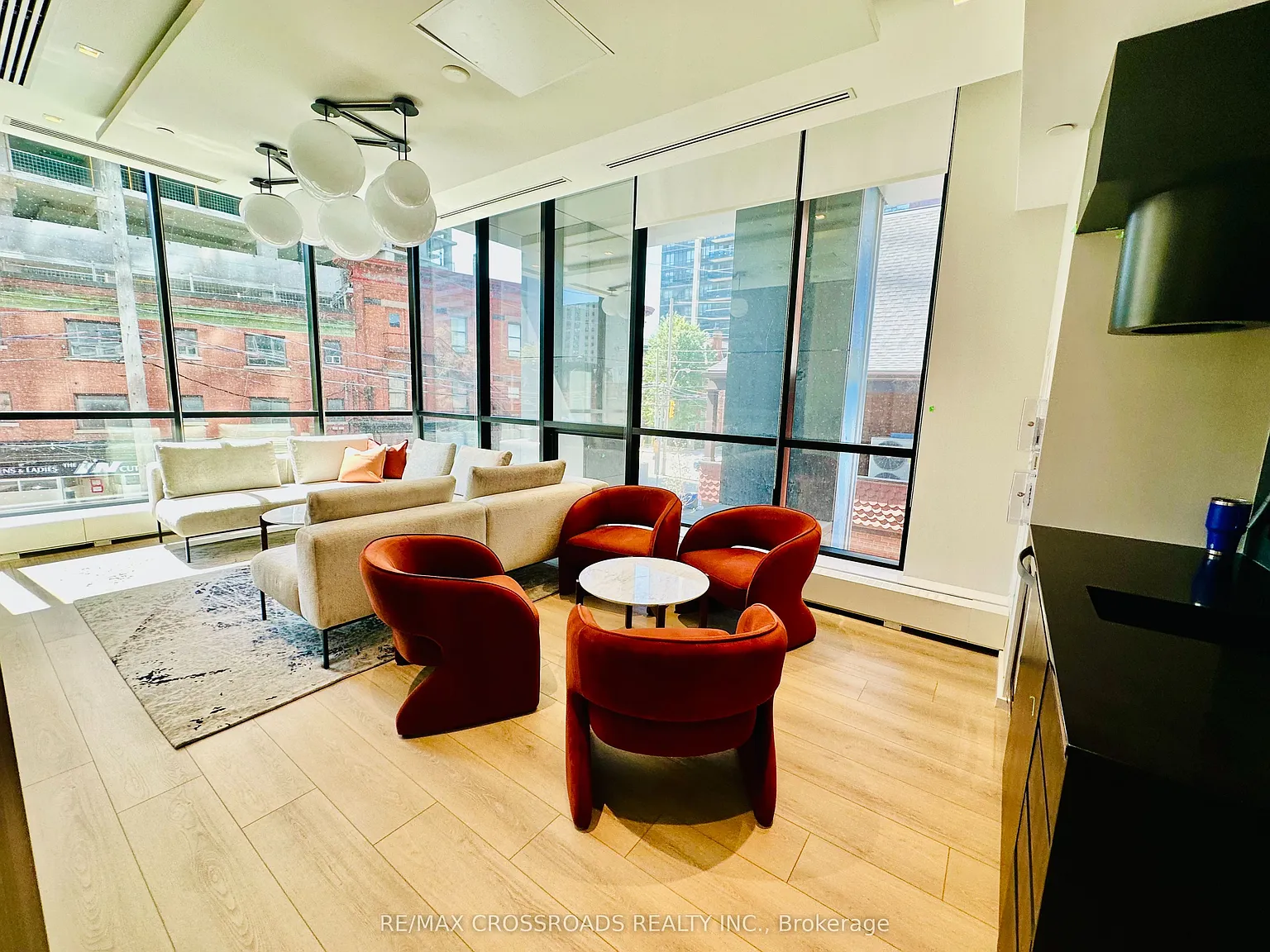 3 bed, $5,350 — Photo 4