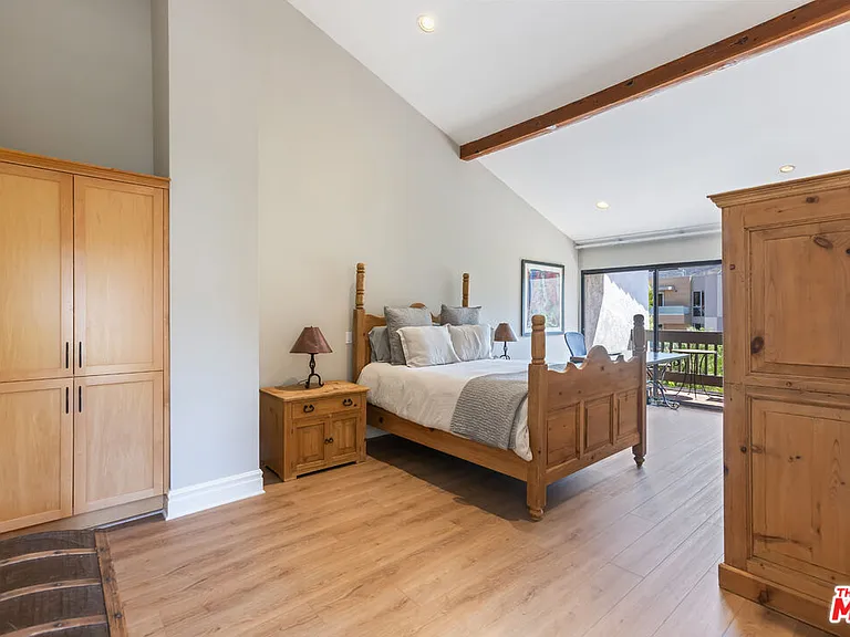 1541 Palisades Dr — Photo 32