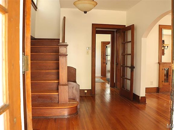 4th image of 335 Saint Louis Ave