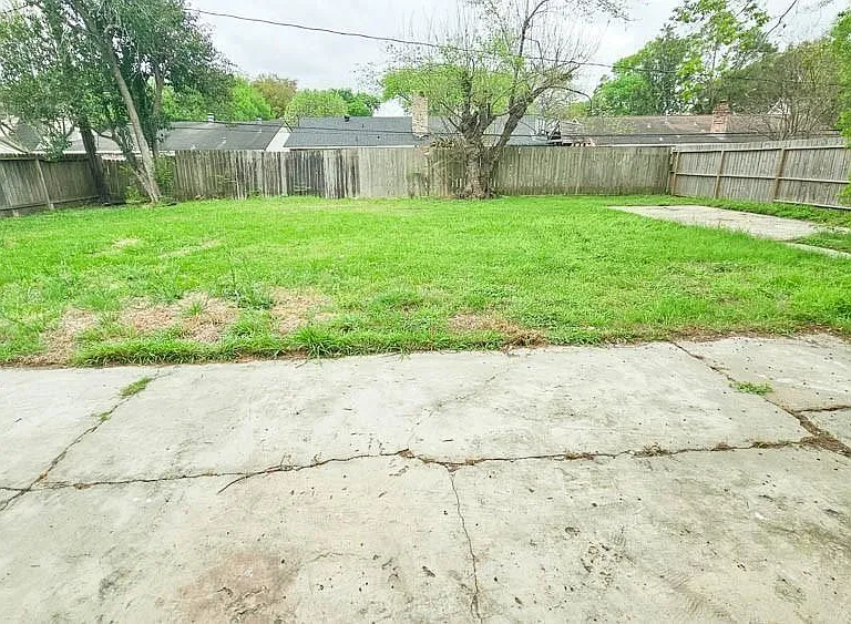 9327 Leader St — Photo 22