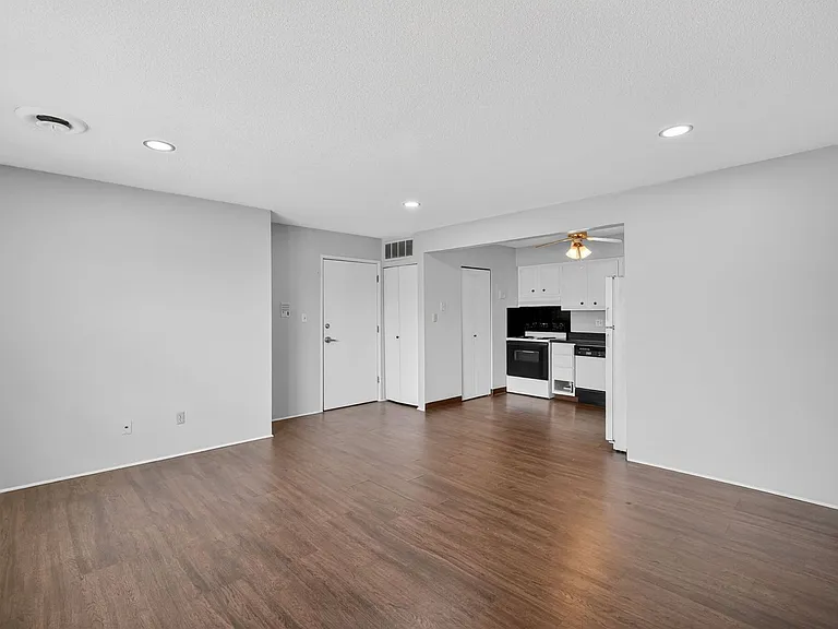 5616 Hickman Rd #5 — Photo 16