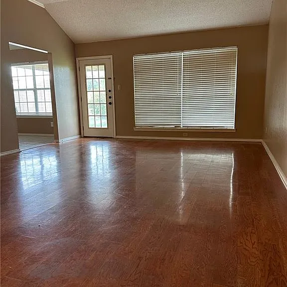 3601 Warbler Ave — Photo 2