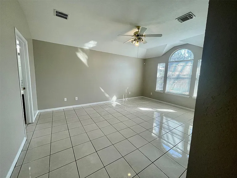 9135 Gianna Ct — Photo 7