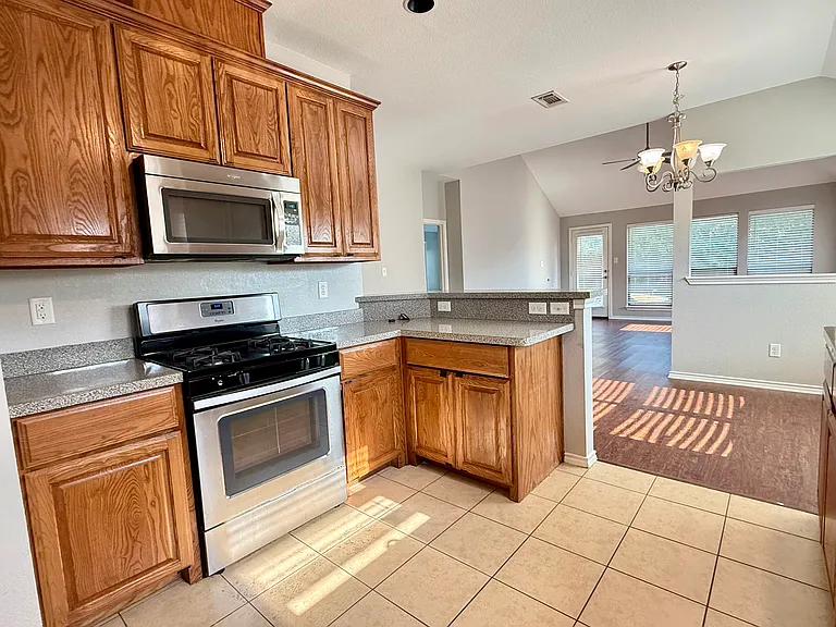 412 Windridge Dr — Photo 6