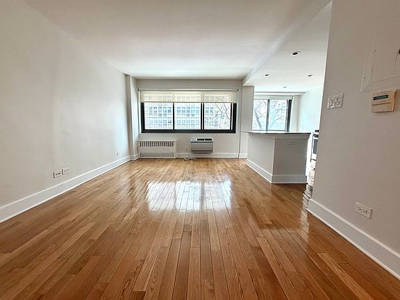 4th image of 135 W 96th St APT 3F