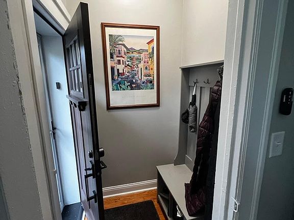 5th image of 1824 W Barry Ave #1