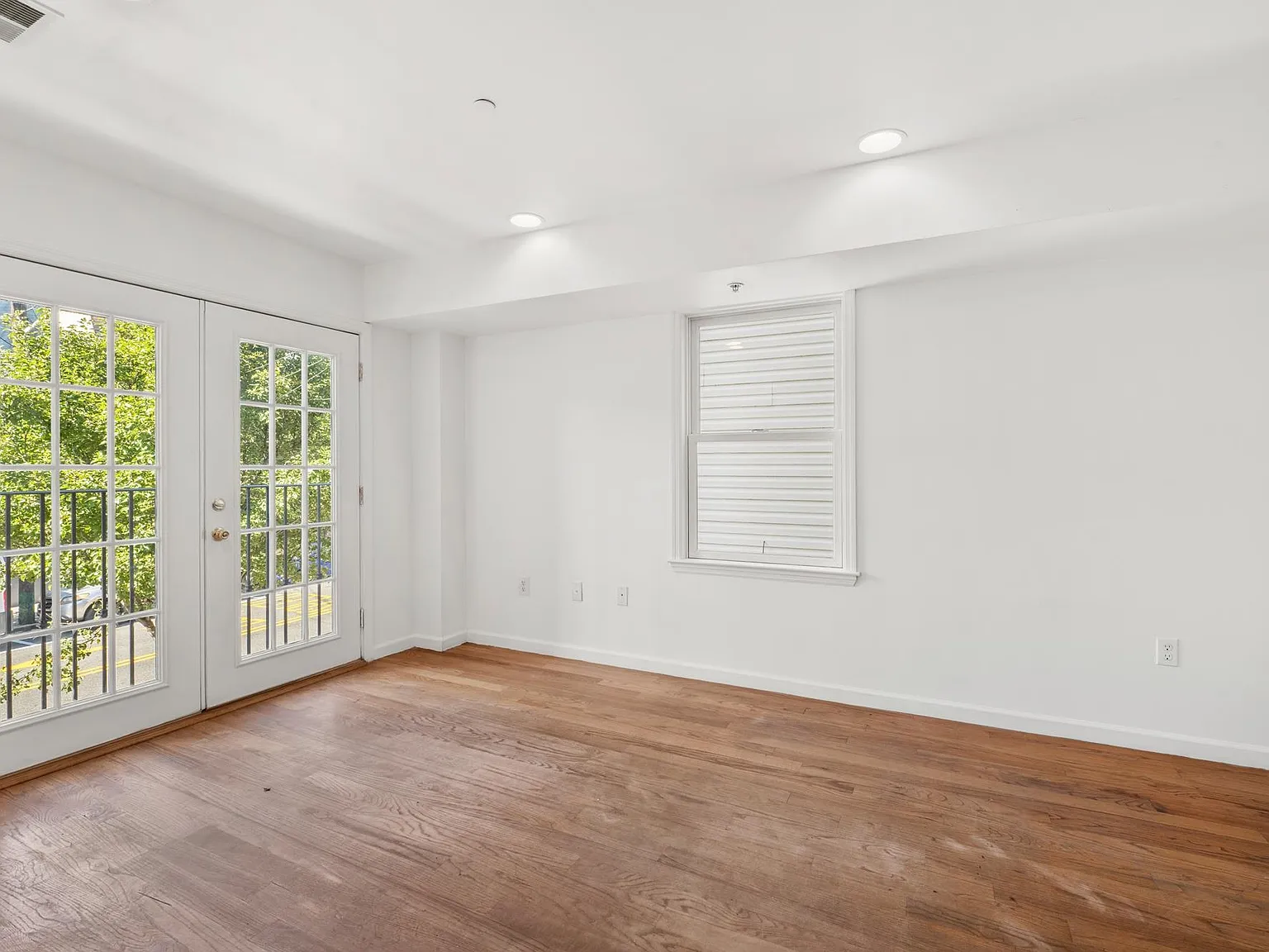 3 bed, 2.0 bath, $2,900 — Photo 3