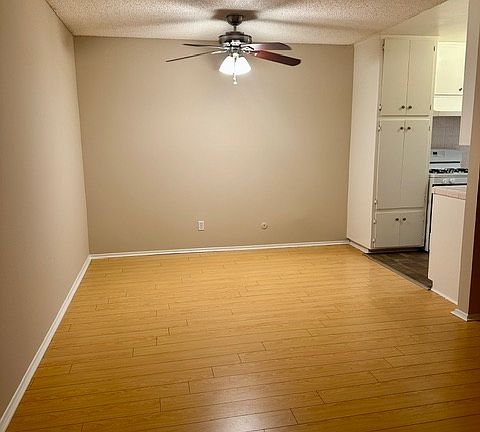 2nd image of 123 S Everett St APT 1