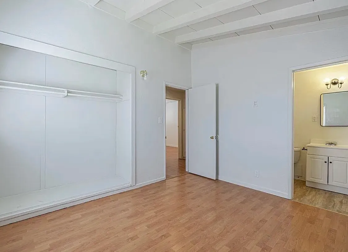 3 bed, 1.5 bath, 1088 sqft, $2,650 — Photo 4