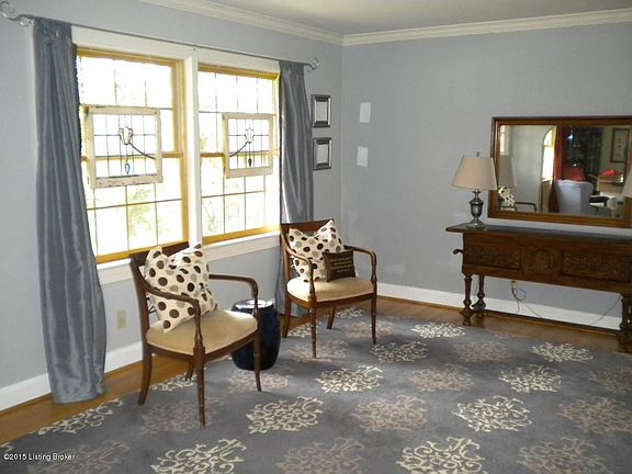 Brookview more living room