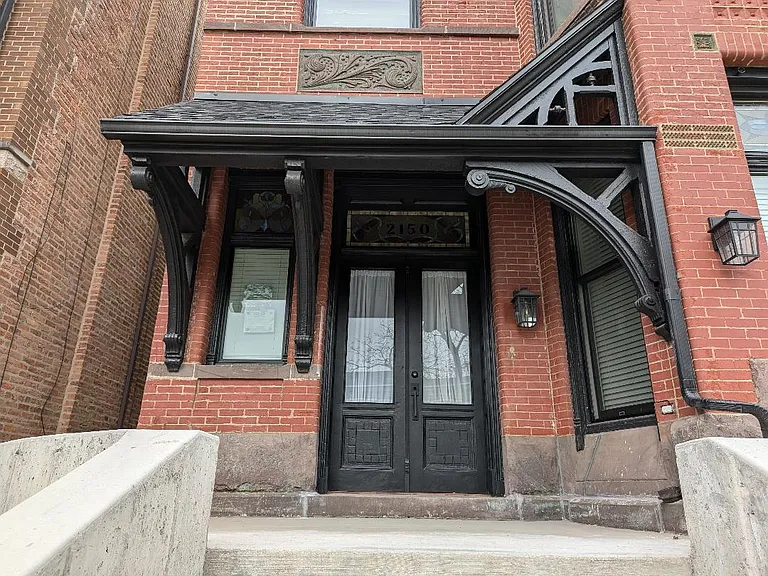 2150 W Monroe St — Photo 2