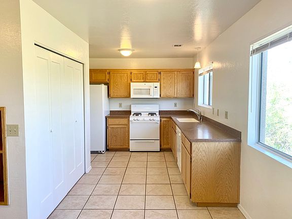 2nd image of 203 Meany St APT C