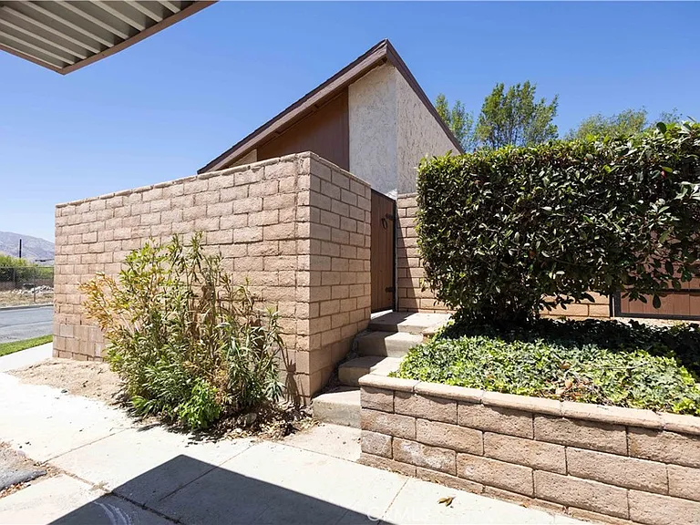 1272 Vista Serena Ave — Photo 14