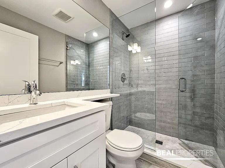 3943.5 N Janssen Ave #E2 — Photo 15