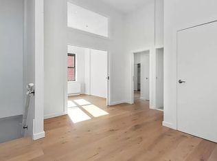 10 Rutgers St #A, New York, NY 10002