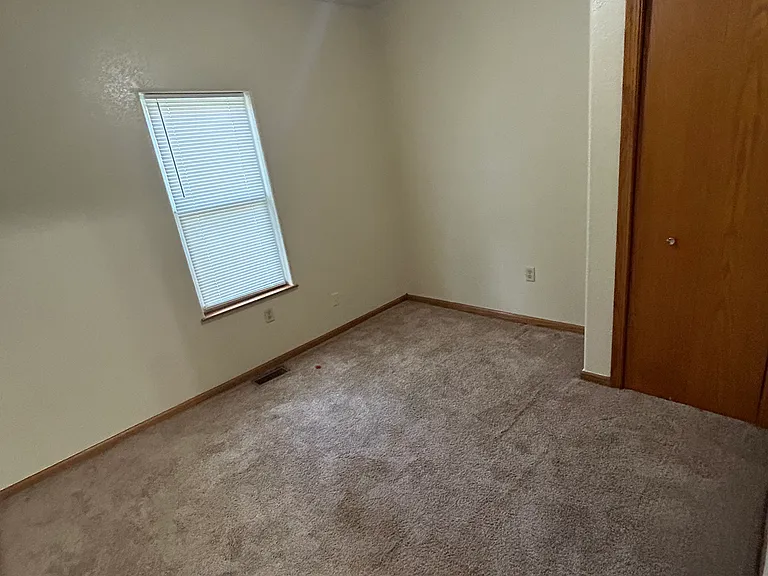 216 N Fern St — Photo 9