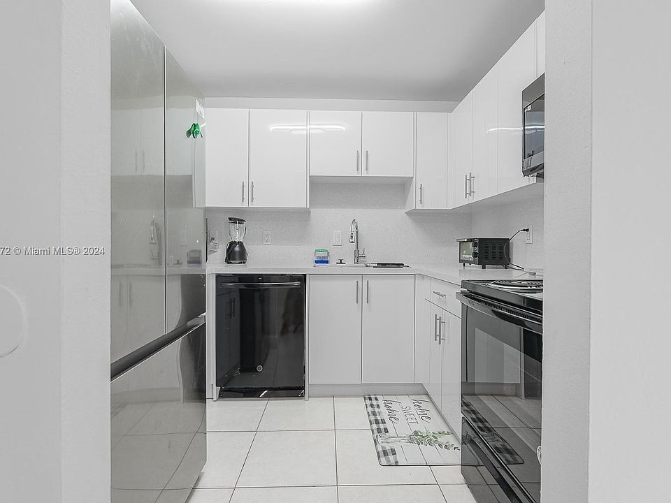1st image of 5102 NW 79th Ave APT 106
