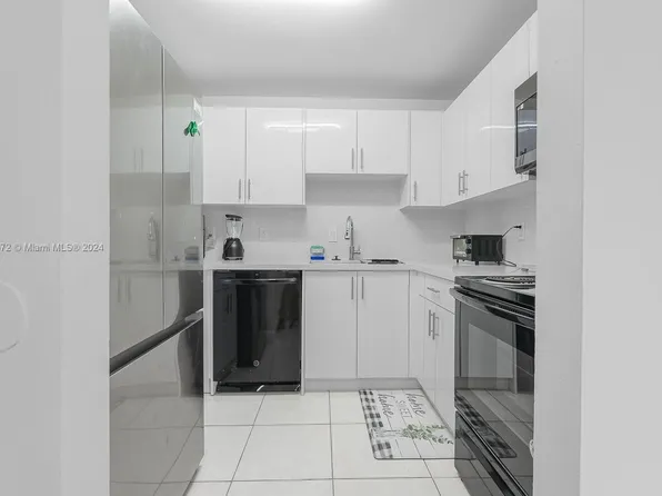 5102 NW 79th Ave APT 106, Doral, FL 33166