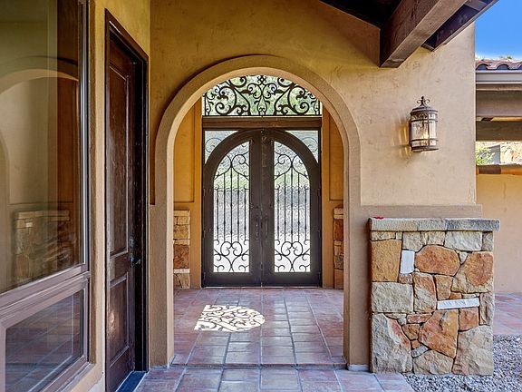 2nd image of 3947 Kite Ct E