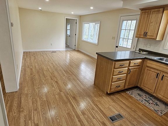 2nd image of 13 Spring Hill Rd