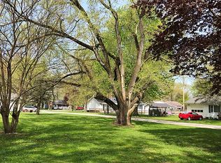 121 Maple St, Bradner, OH 43406