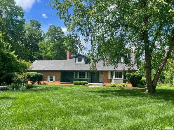 29 Hillcrest Dr, Carbondale, IL 62901