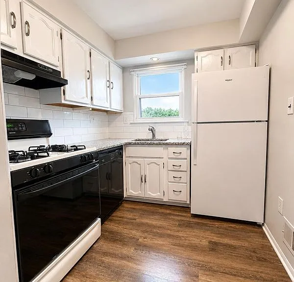 504 Nottingham Way #504 — Photo 5